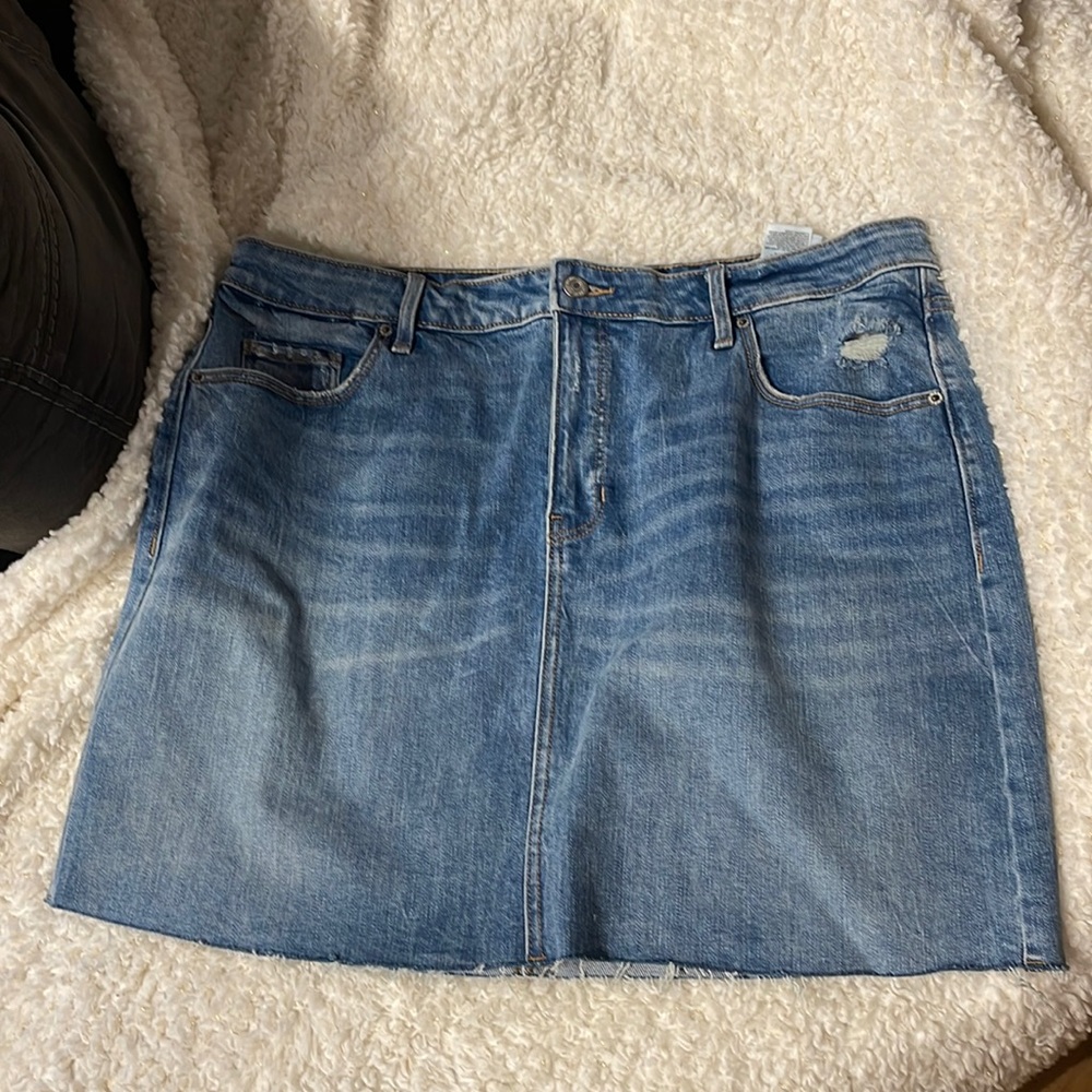 Old navy cut off jean skirt